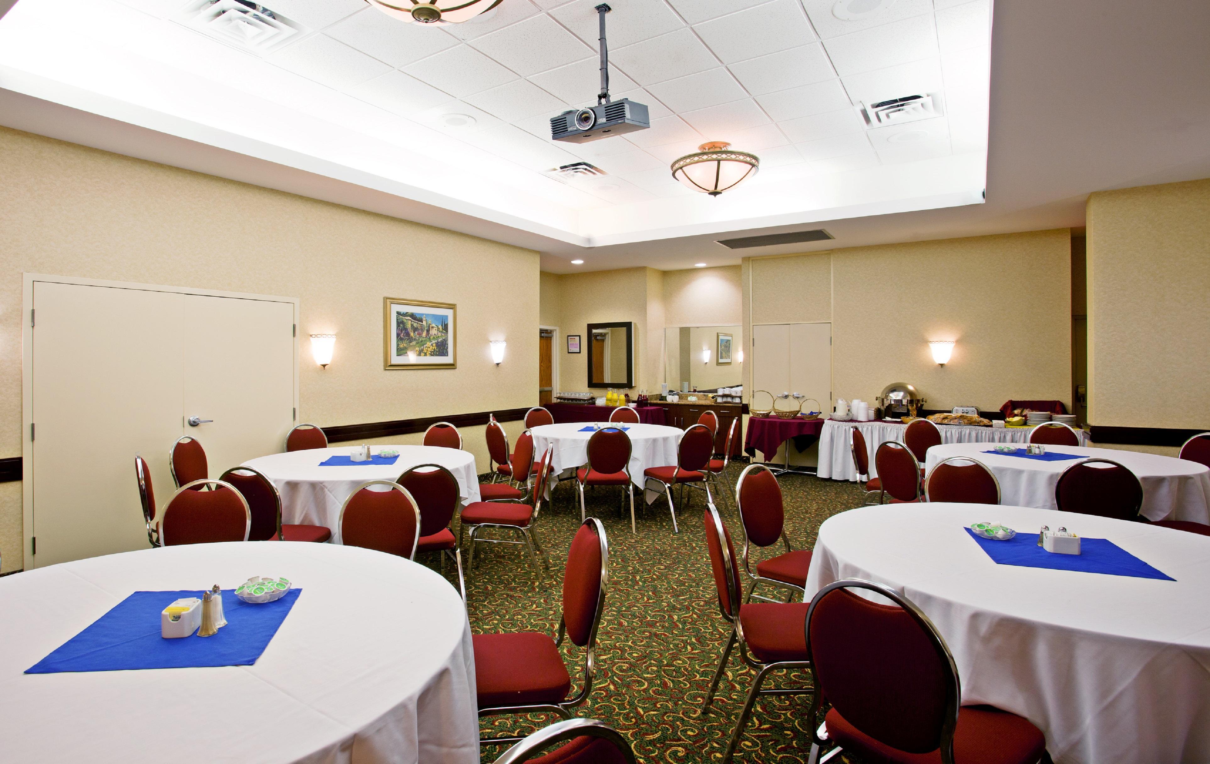 Holiday Inn & Suites Winnipeg Downtown By Ihg Buitenkant foto