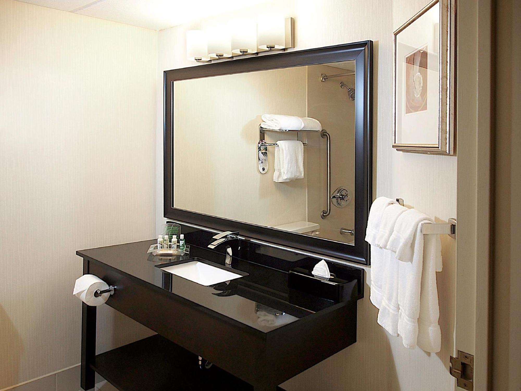 Holiday Inn & Suites Winnipeg Downtown By Ihg Buitenkant foto