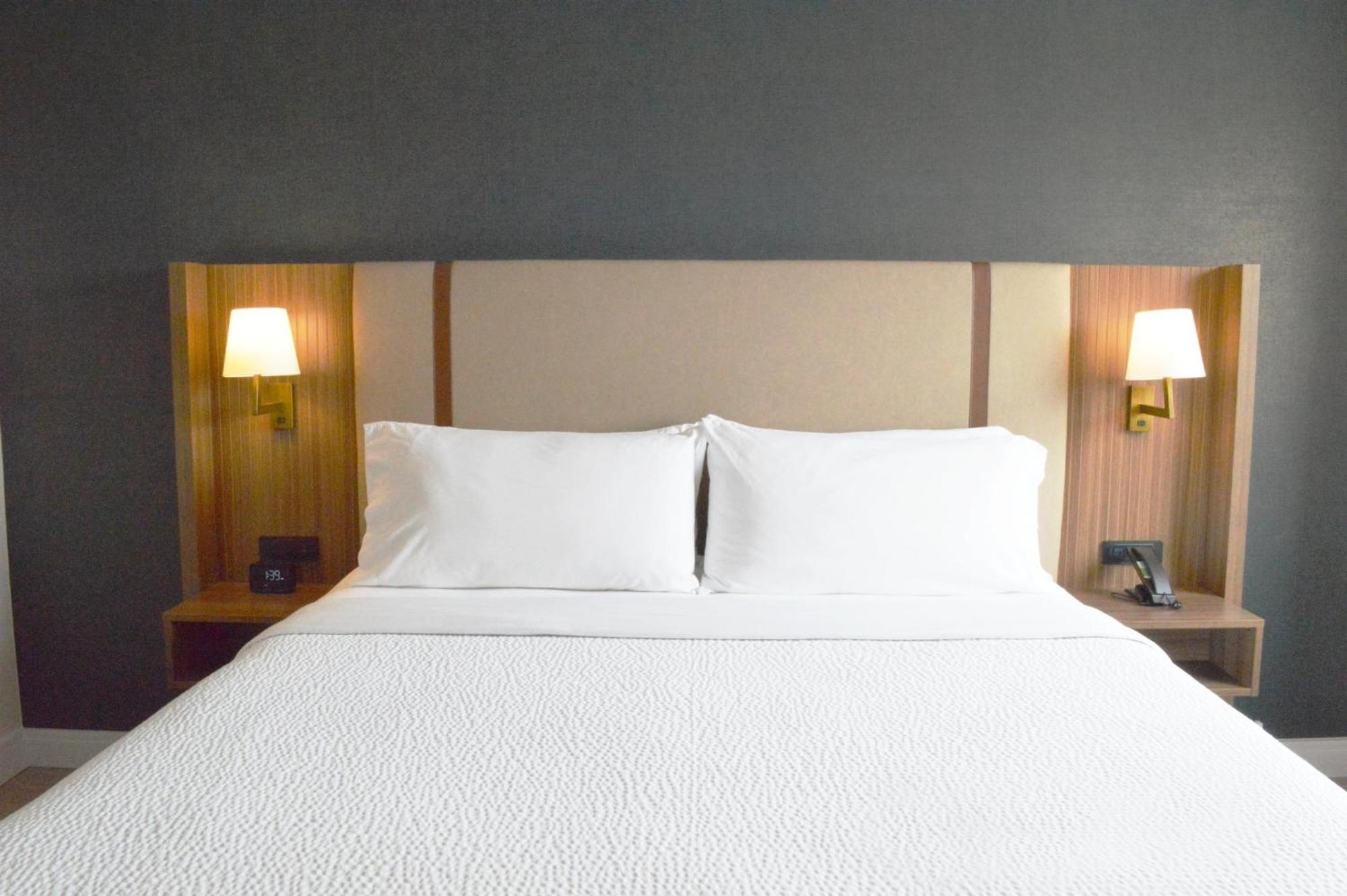 Holiday Inn & Suites Winnipeg Downtown By Ihg Buitenkant foto