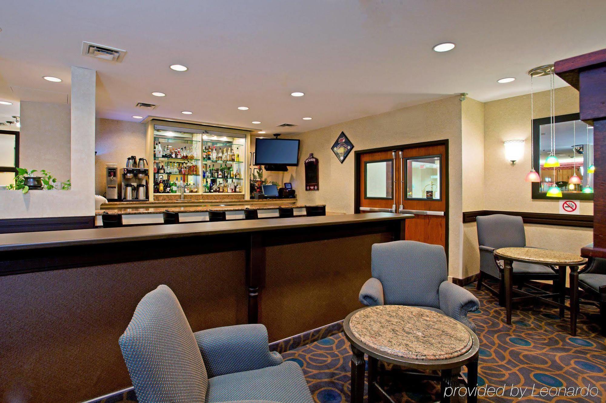 Holiday Inn & Suites Winnipeg Downtown By Ihg Buitenkant foto